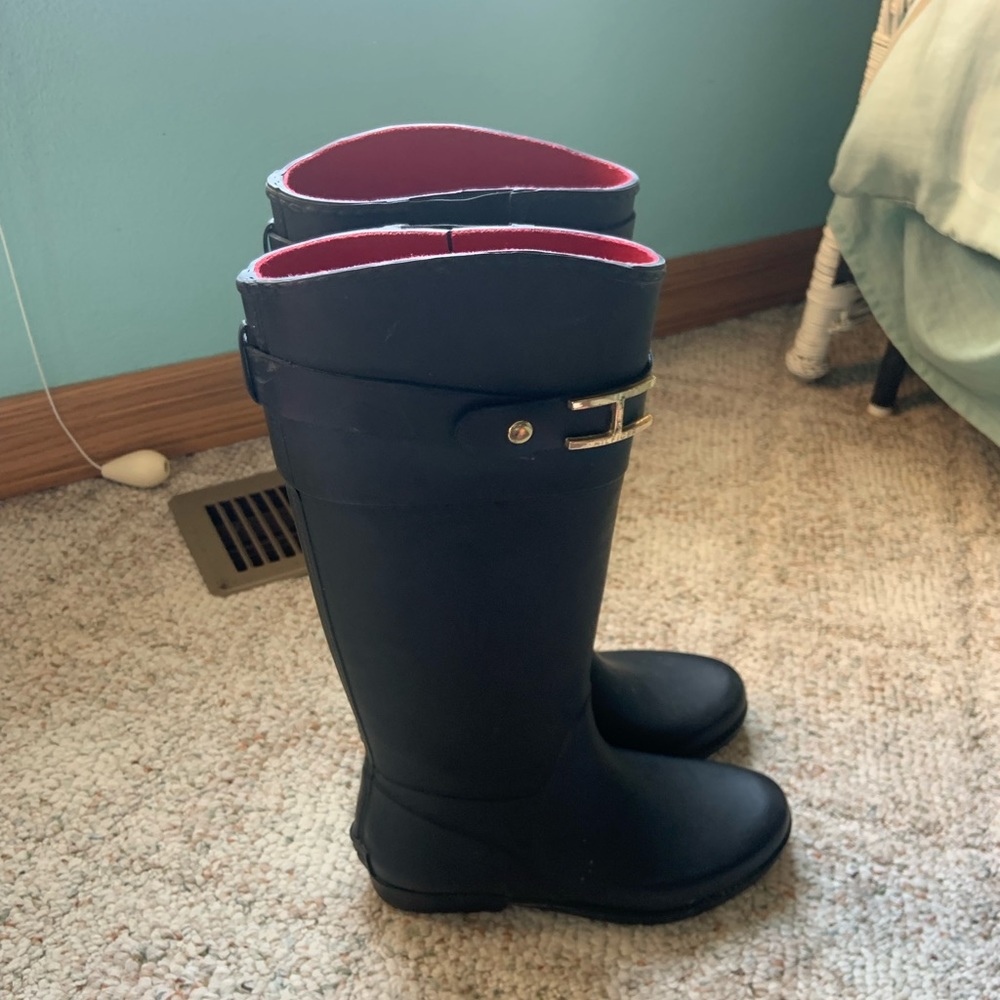 Tommy Hilfiger Tall Rainboots - Picture 3 of 4